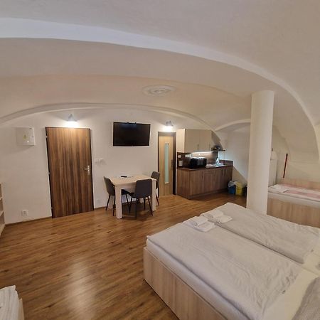 Kladruby  Apartmany Pod Klasterem מראה חיצוני תמונה