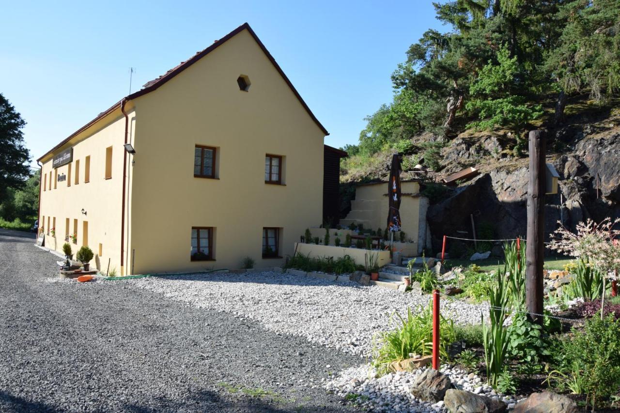 Kladruby  Apartmany Pod Klasterem מראה חיצוני תמונה