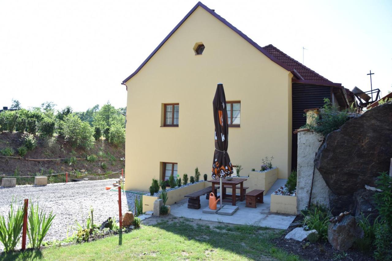 Kladruby  Apartmany Pod Klasterem מראה חיצוני תמונה